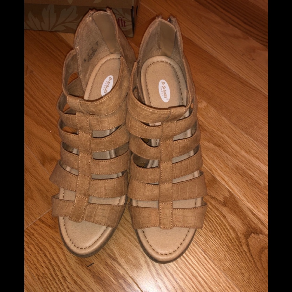 Dr. Scholl’s Tan Sandals - gladiator style w/ heel